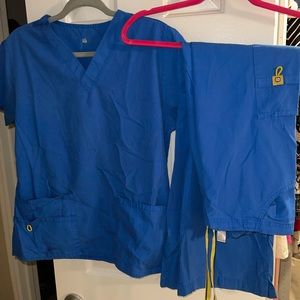 Wonder wink royal blue scrub set